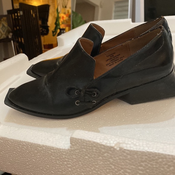 BCBG Loafers - Picture 2 of 10